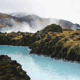how to visit the blue lagoon on a budget